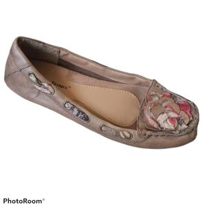 BareTraps Leather Floral Loafers 6.5